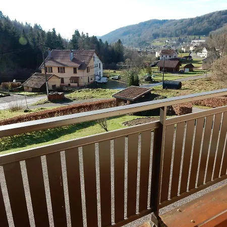 Дом отдыха Sunny With Private Garden Le Haut-du-Them
